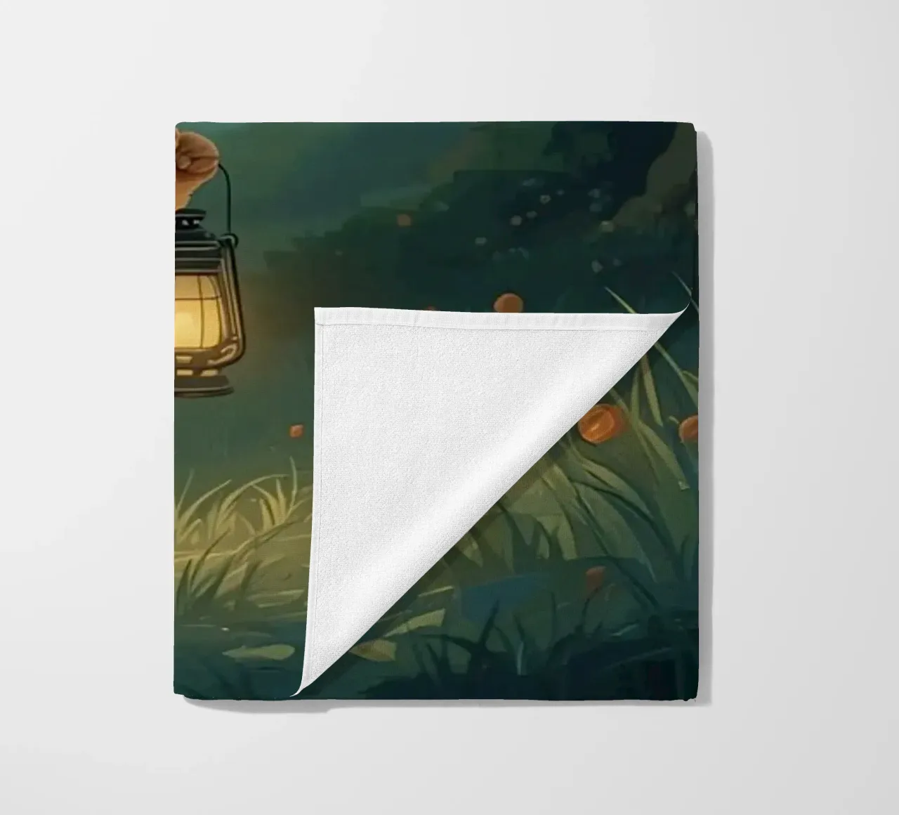 Orsacchiotto smarrito che tiene una lanterna nella foresta telo mare da DesignDoodle