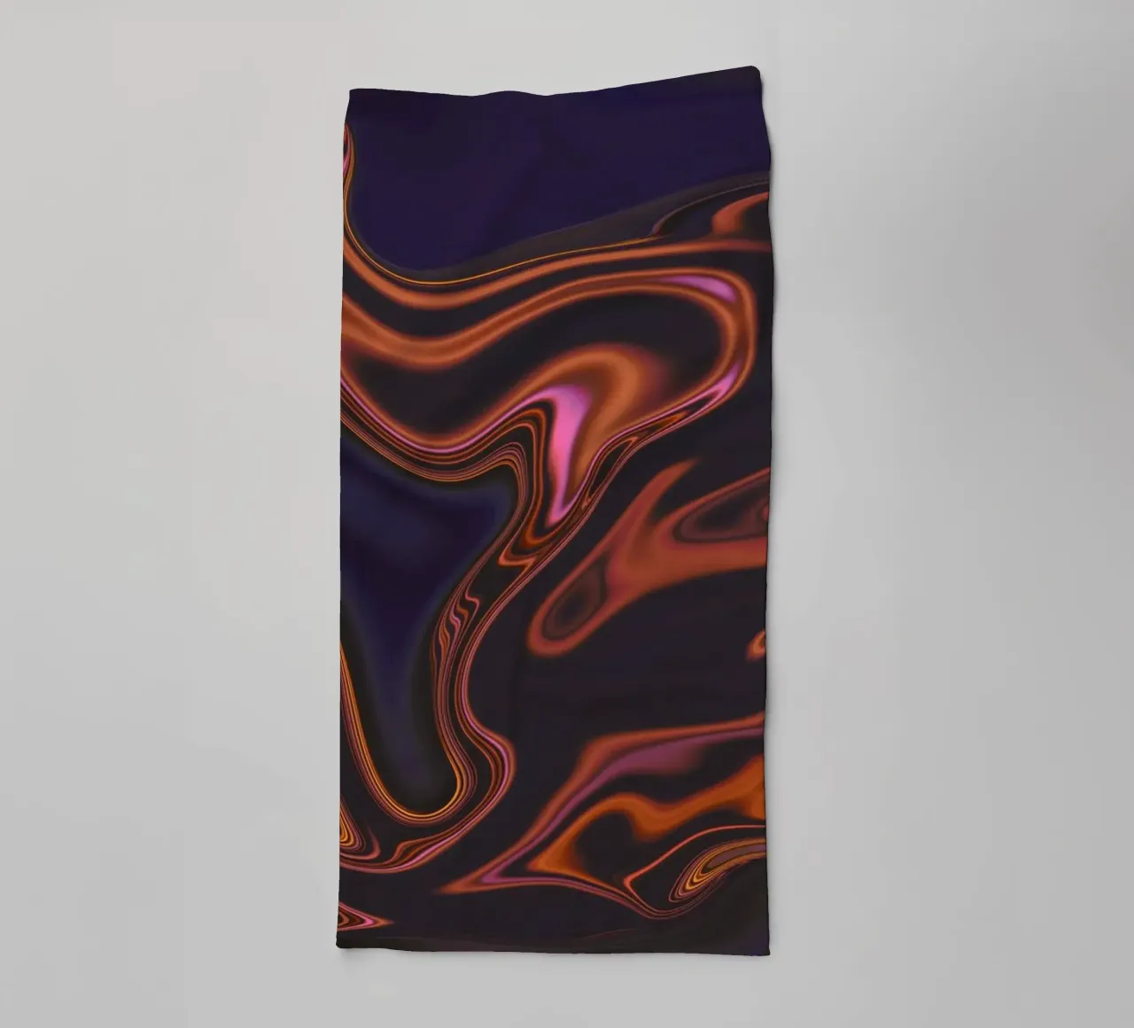 Abstract dynamisch patroon in oranje, roze, blauw en paars badhanddoek van Something for you