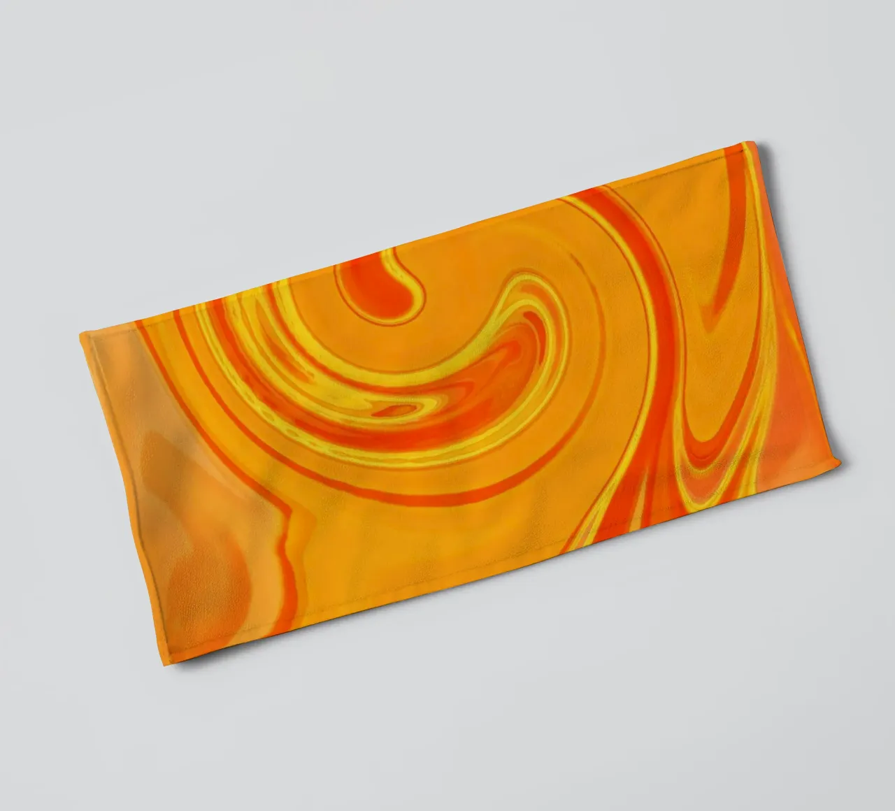Abstraktes dynamisches Muster in gelb, orange und rot. Handtuch von Something for you