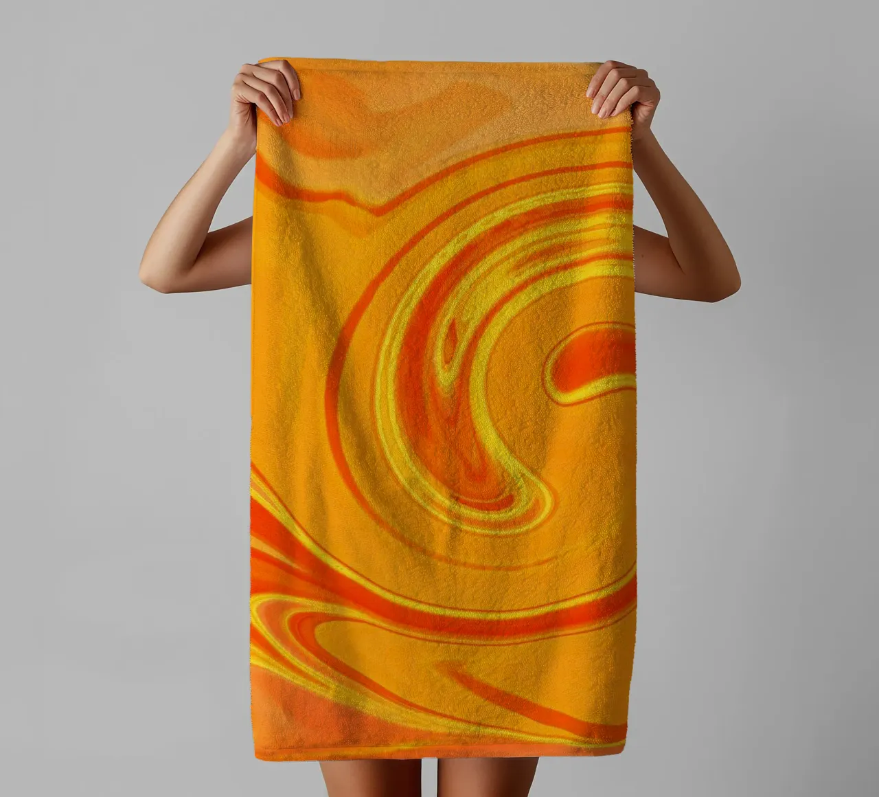 Abstraktes dynamisches Muster in gelb, orange und rot. Handtuch von Something for you