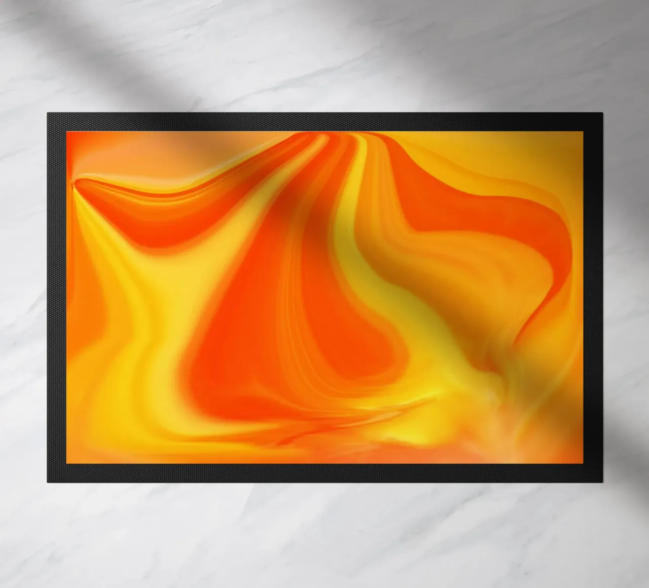 Abstraktes dynamisches Muster in gelb, orange und rot. Fußmatte von Something for you