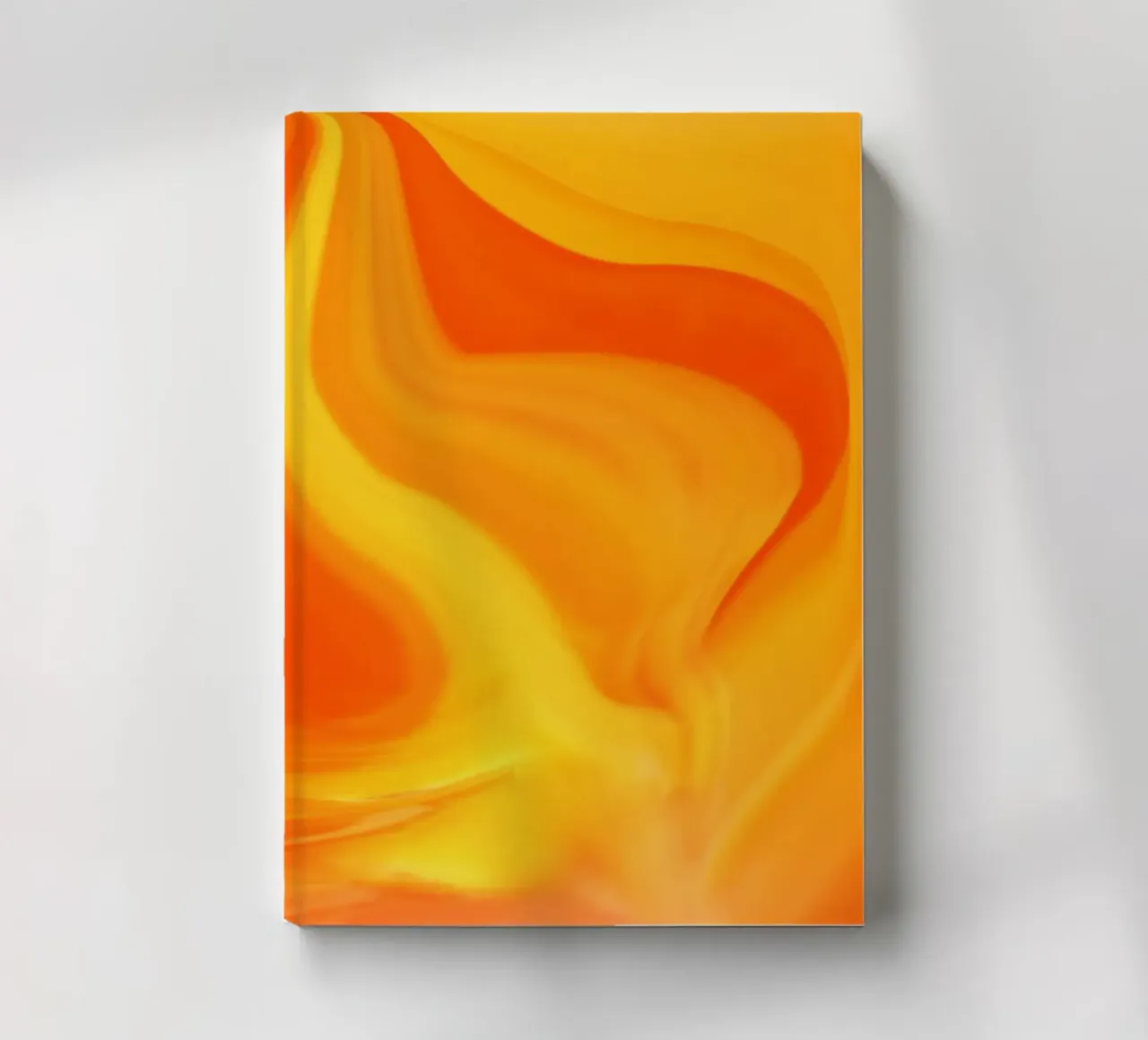 Motif dynamique abstrait en jaune, orange et rouge. carnet de notes de Something for you