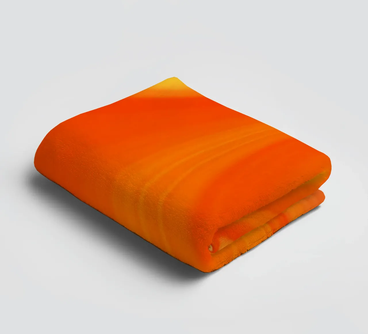 Abstraktes dynamisches Muster in gelb, orange und rot. Handtuch von Something for you