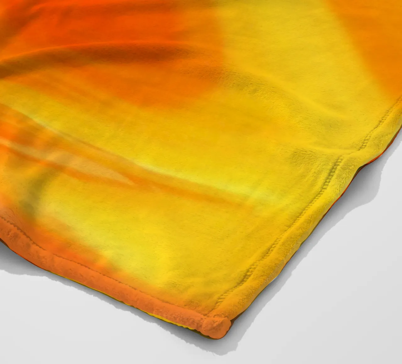 Abstraktes dynamisches Muster in gelb, orange und rot. Fleecedecke von Something for you