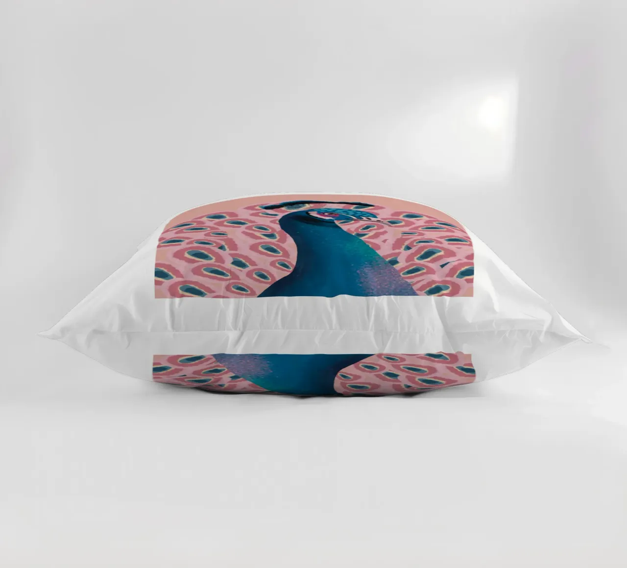 Piume di pavone maschio colorate cuscino da igoshartwrks