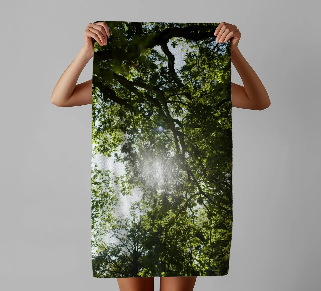 Tree, Valhalla towel by Simon Koy