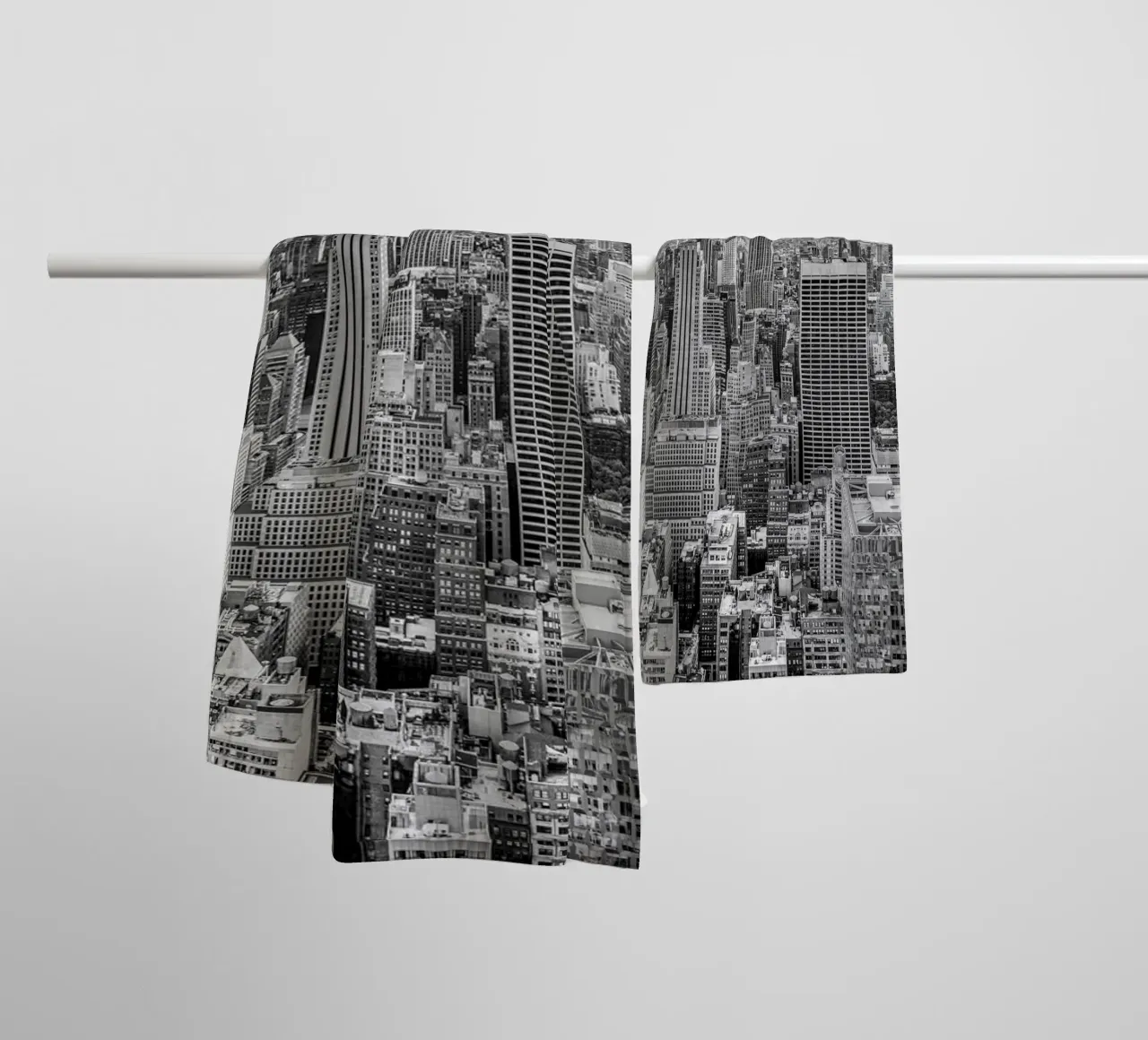 Metropoli moderna di New York asciugamano da bagno da Carinaprint
