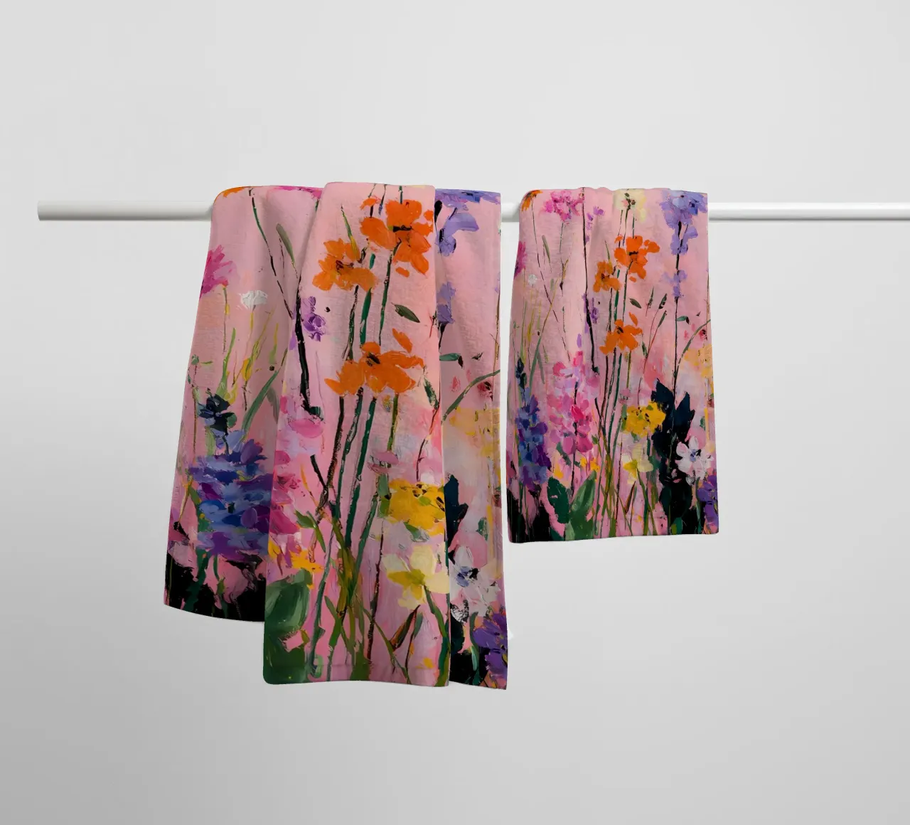 Fiori selvatici astratti asciugamano da bagno da IamHomeStudio