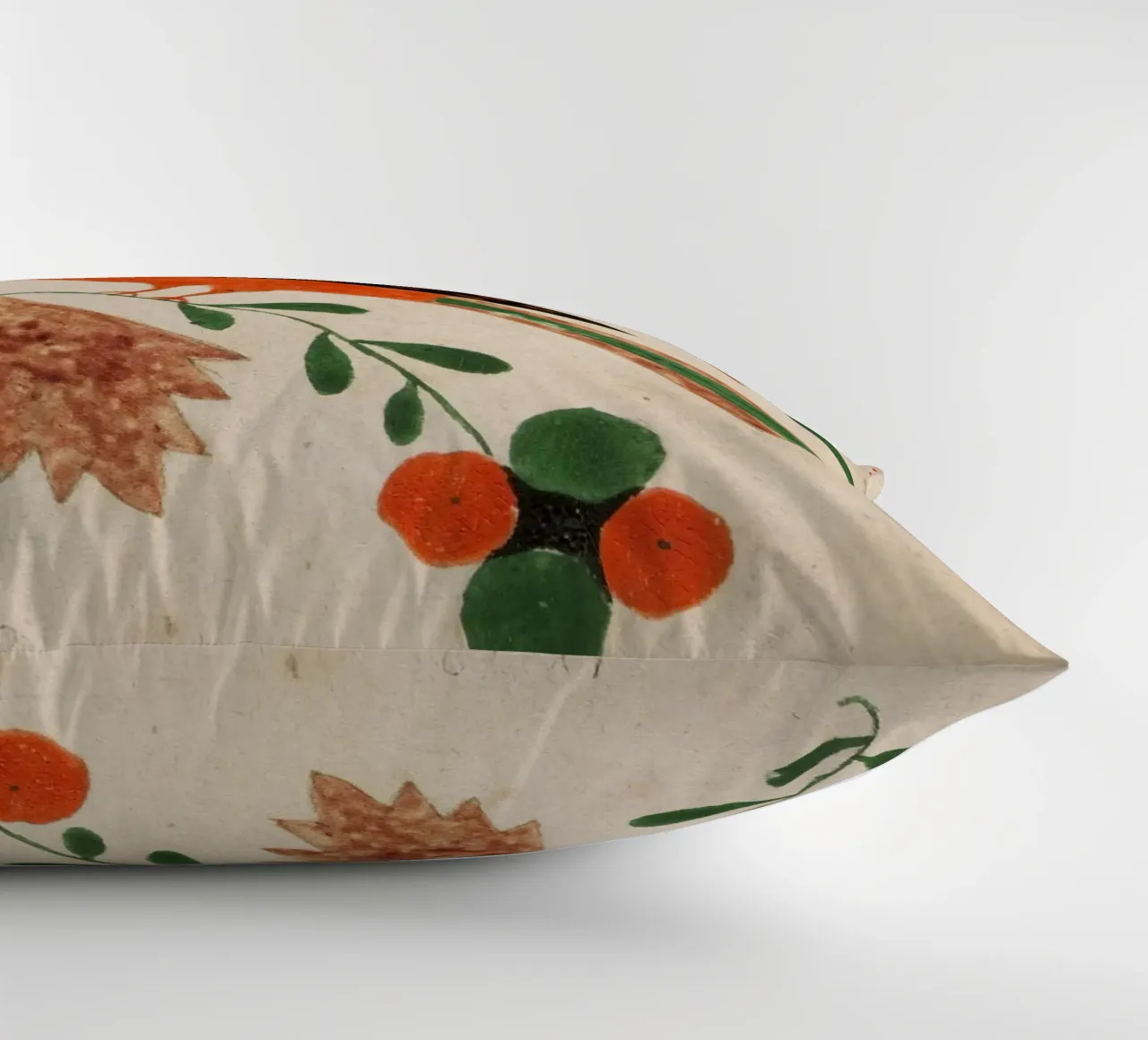 Bird Facing Left on Flowering cuscino da vintageshop
