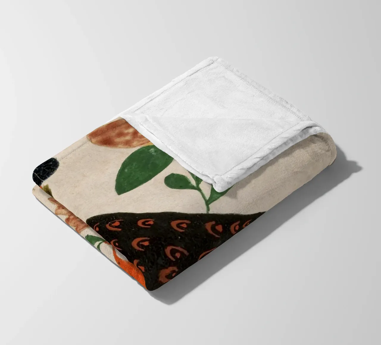 Bird Facing Left on Flowering coperta in pile da vintageshop