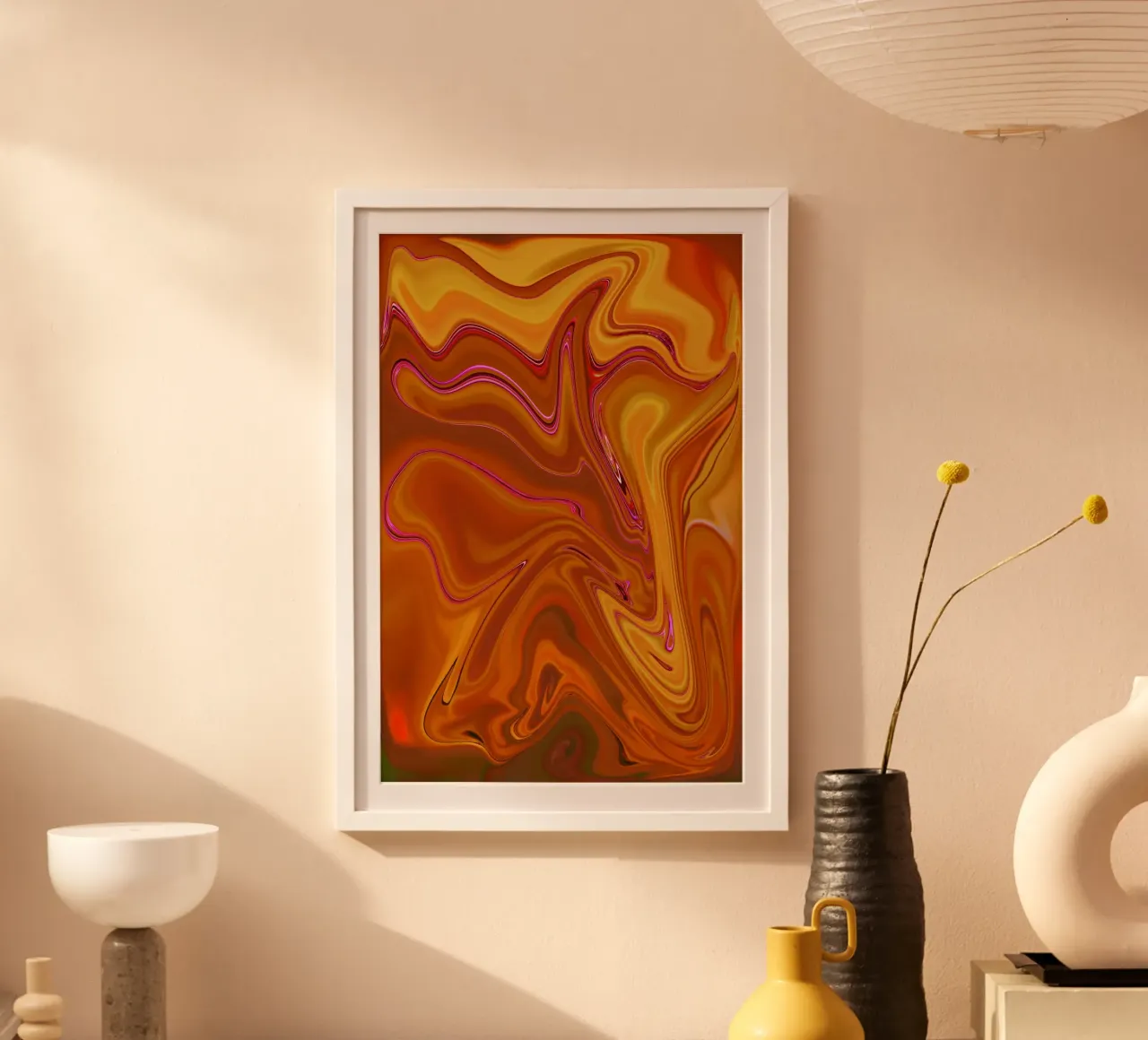 Motif dynamique abstrait en jaune, orange et violet. poster avec cadre en plastique de Something for you