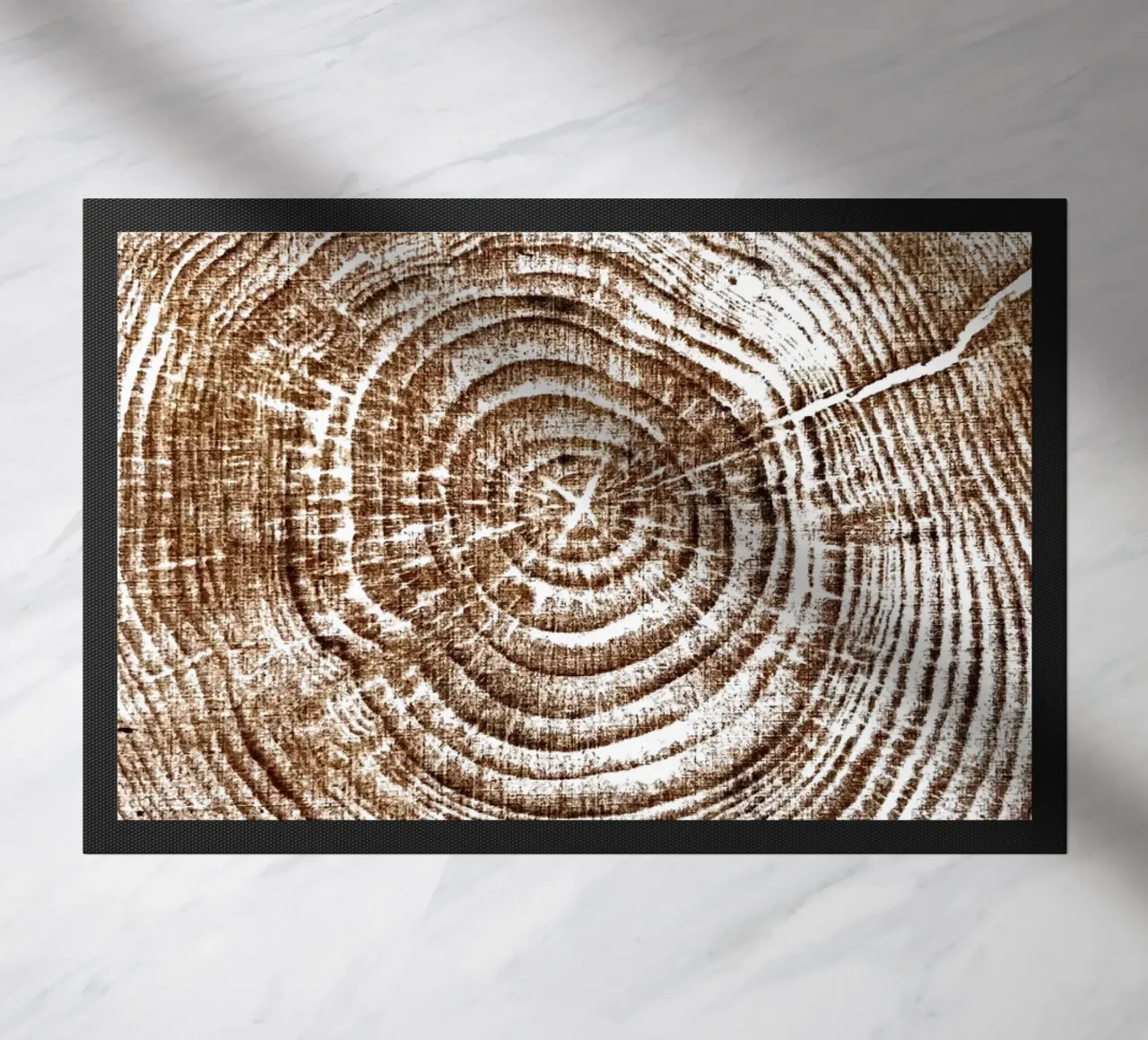 Anelli dell'albero fetta di legno zerbino da TAKU + TAKU