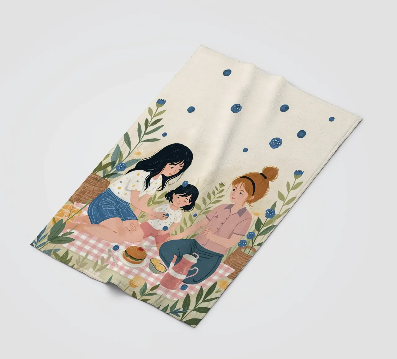 Una famiglia che si gode un picnic con cibo e fiori coperta in pile da DesignDoodle