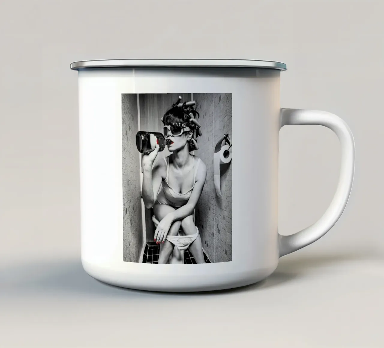 Bere sul water tazza in smalto da Shiva Shops