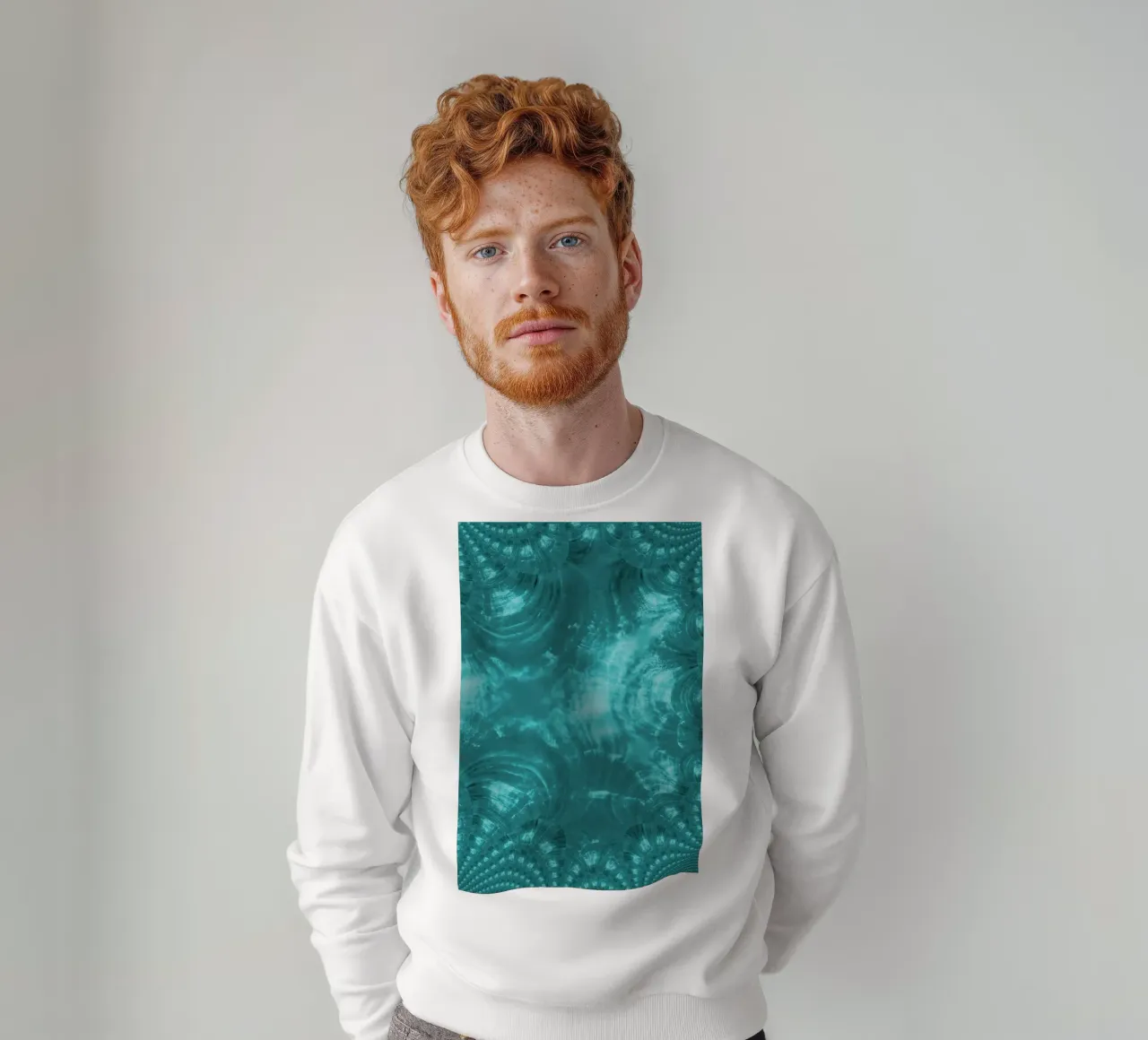 Abstraktes dynamisches Muster in blau und weiß. Sweatshirt von Something for you