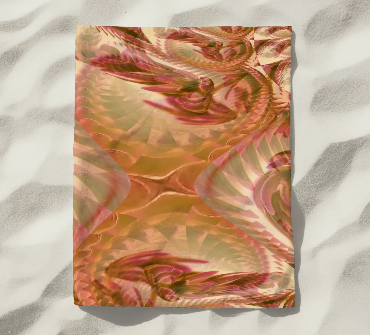 Motif floral abstrait dynamique en orange, rose, blanc serviette de plage de Something for you