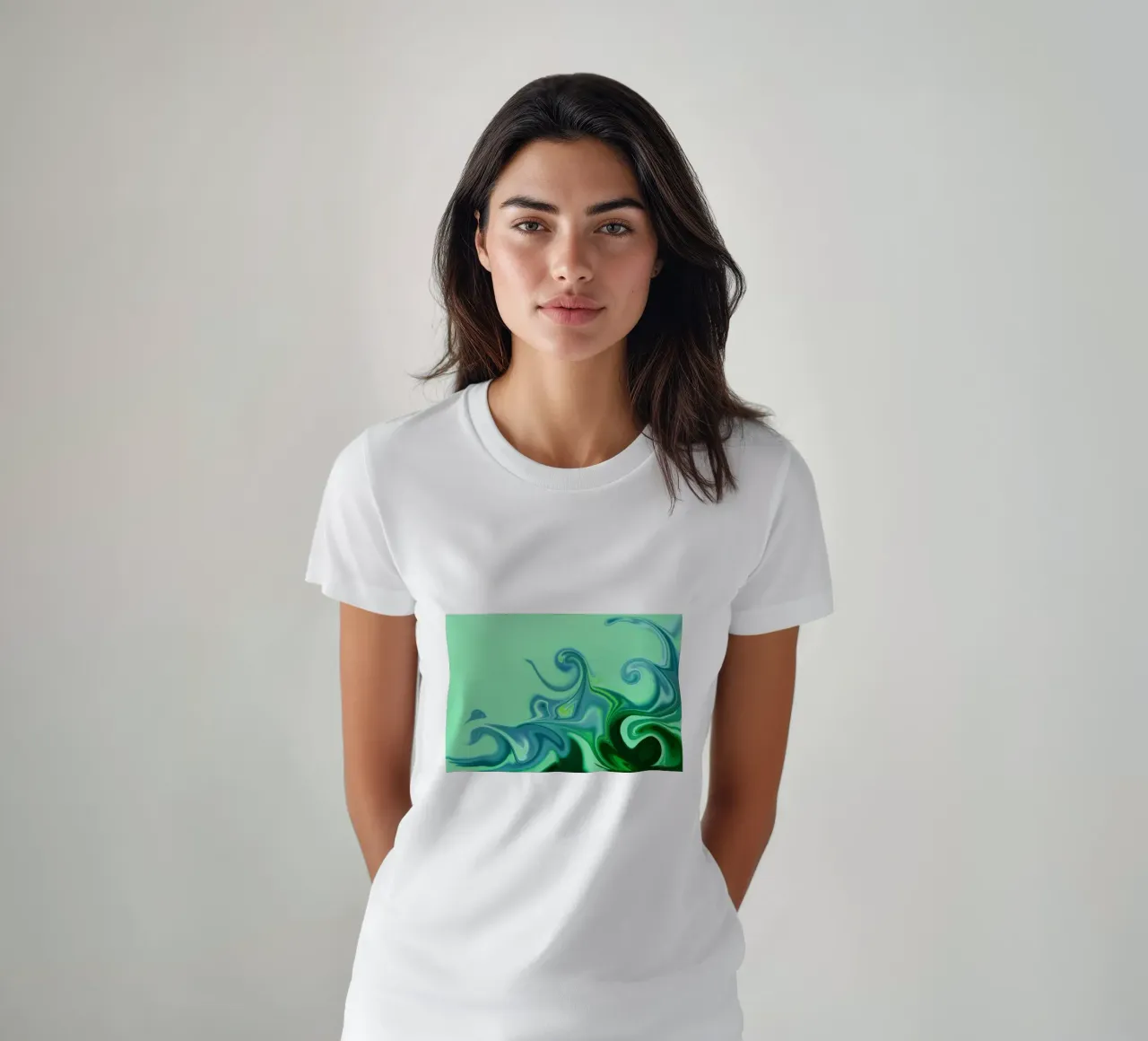 Abstraktes dynamisches Muster in blau und grün. T-Shirt von Something for you