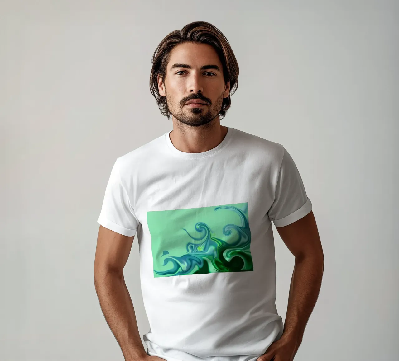 Abstraktes dynamisches Muster in blau und grün. T-Shirt von Something for you
