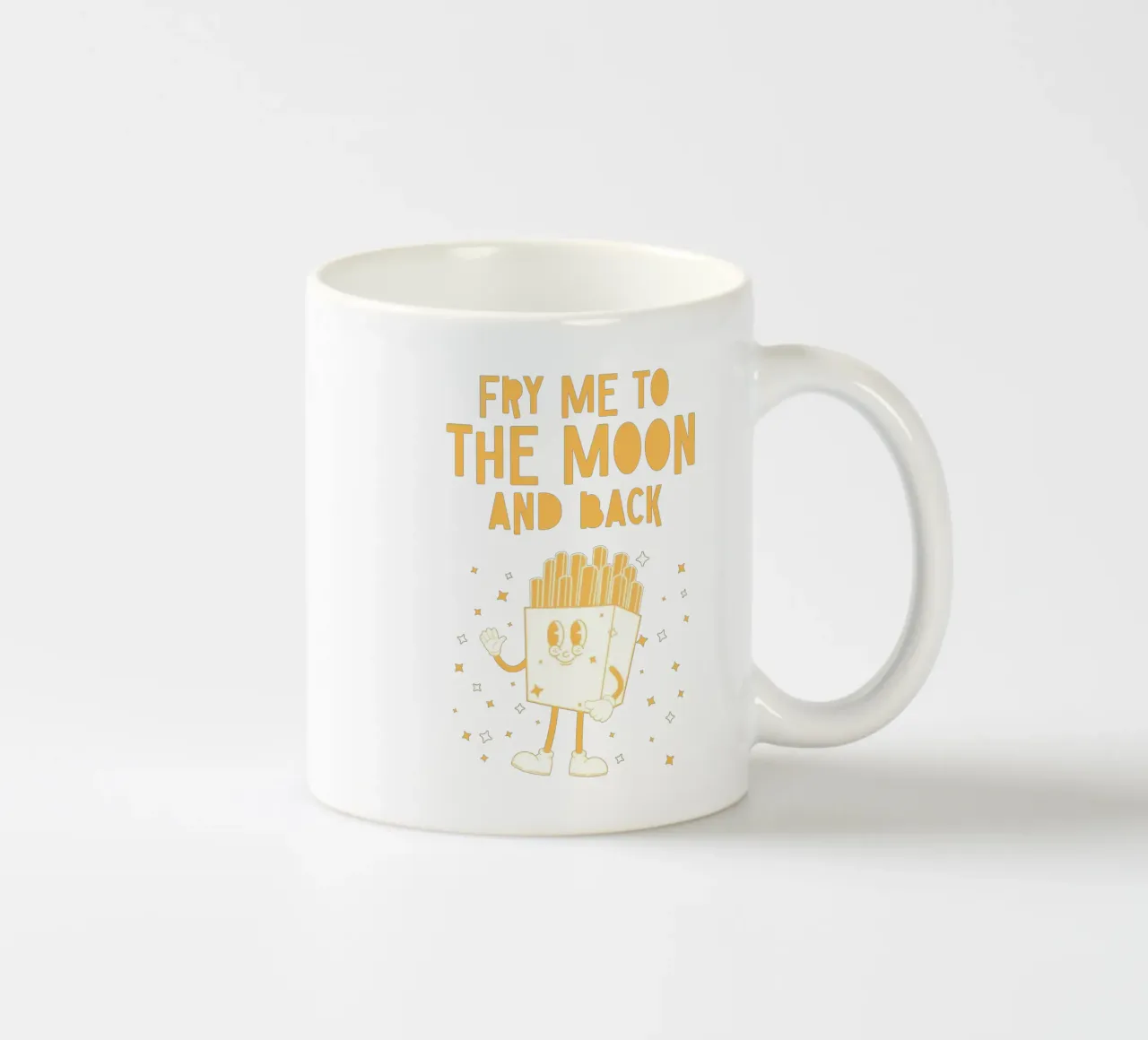 Retro Pommes Caractère Fry Me To The Moon And Back Jaune Blanc mug en céramique de Studio Frances M