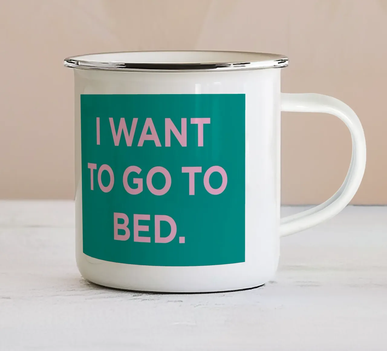 I want to go to bed. tazza in smalto da Art Fart