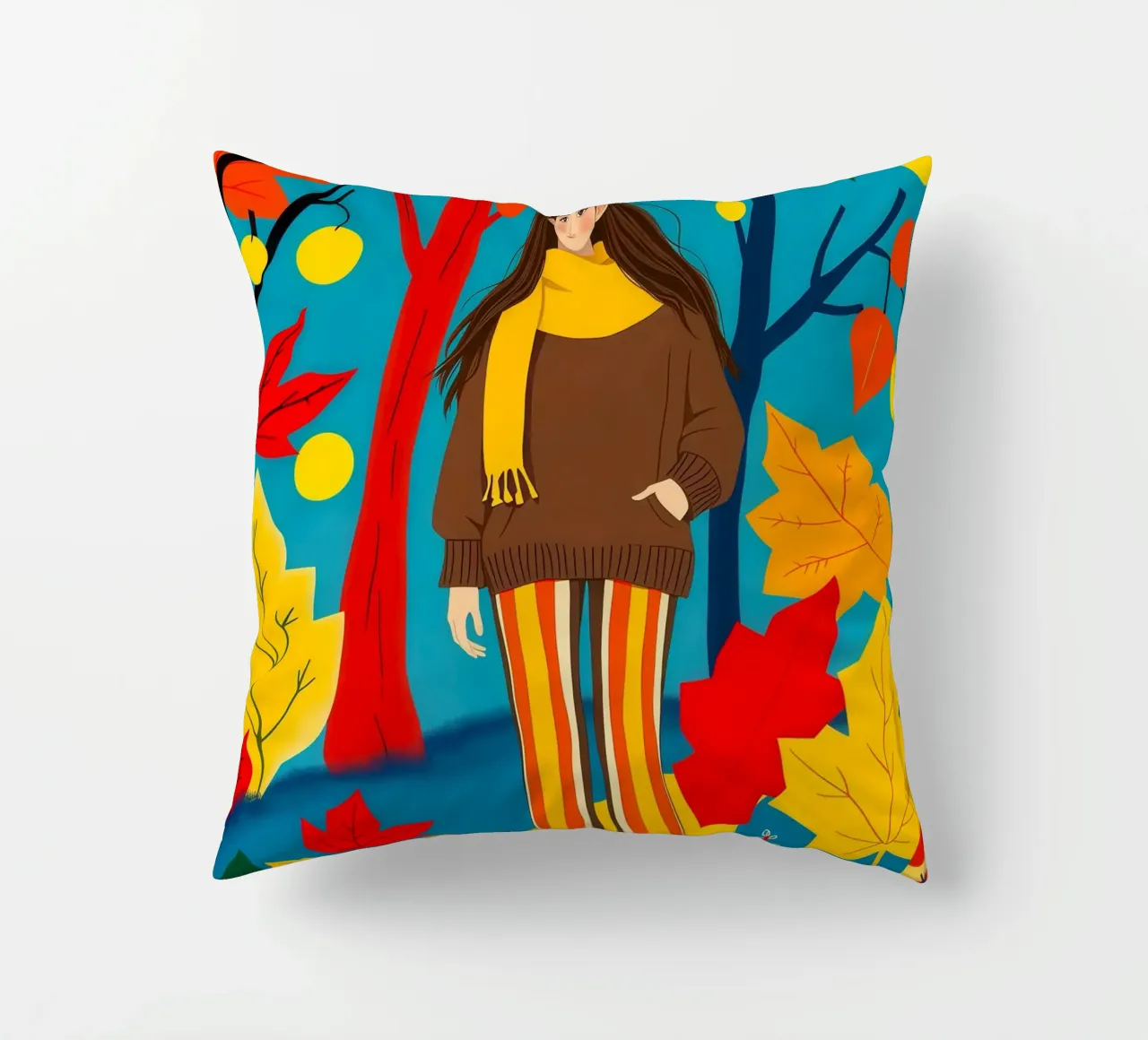 Donna che cammina in una foresta d'autunno cuscino da ARTOMATIC