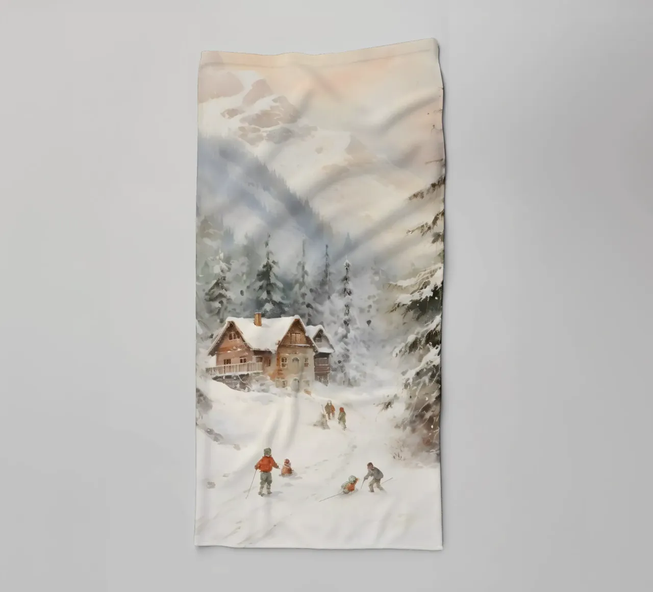 Rifugio invernale con sciatori asciugamano da bagno da Studio Vibe
