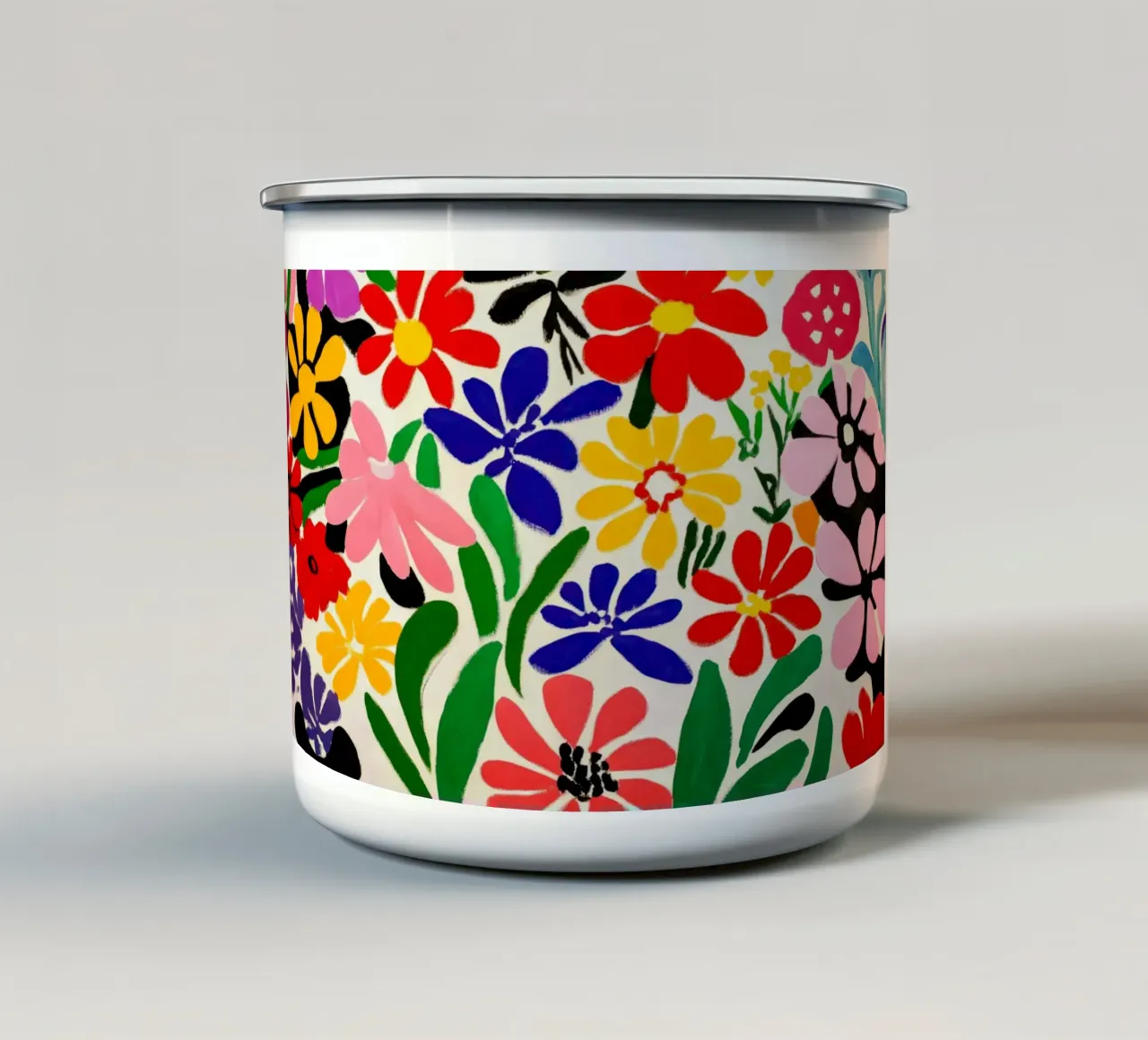 Stile Matisse: mix di fiori colorati, audacemente retrò, da giardino tazza in smalto da Modern Muse
