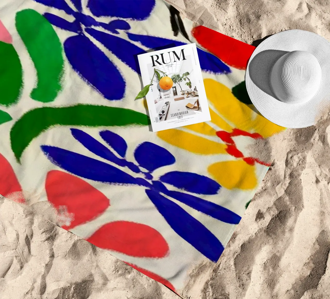 Stile Matisse: mix di fiori colorati, audacemente retrò, da giardino telo mare da Modern Muse