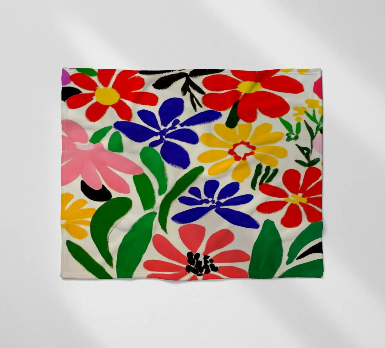 Stile Matisse: mix di fiori colorati, audacemente retrò, da giardino coperta in pile da Modern Muse