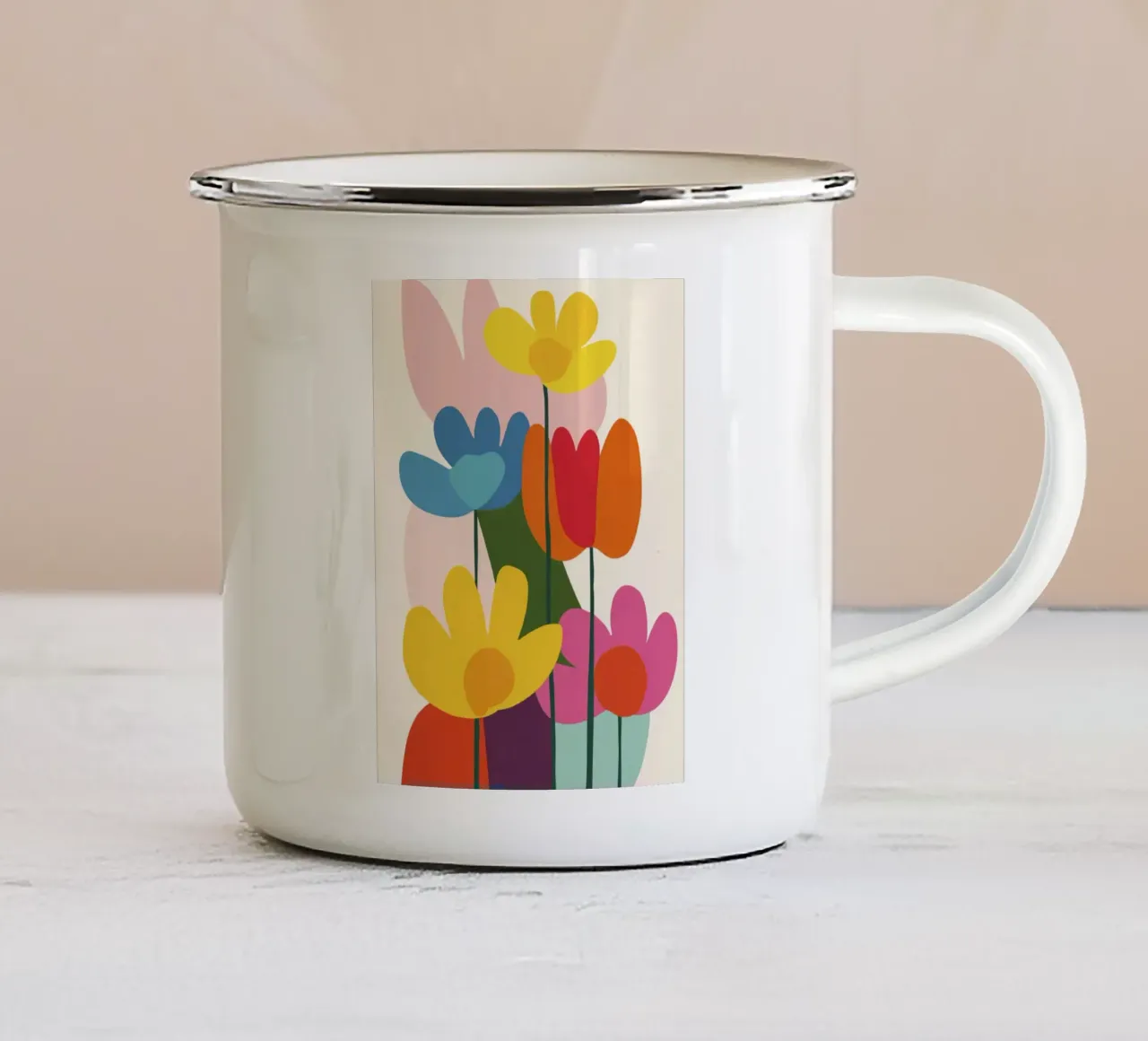Forme floreali colorate di ispirazione matissiana con petali audaci tazza in smalto da Modern Muse