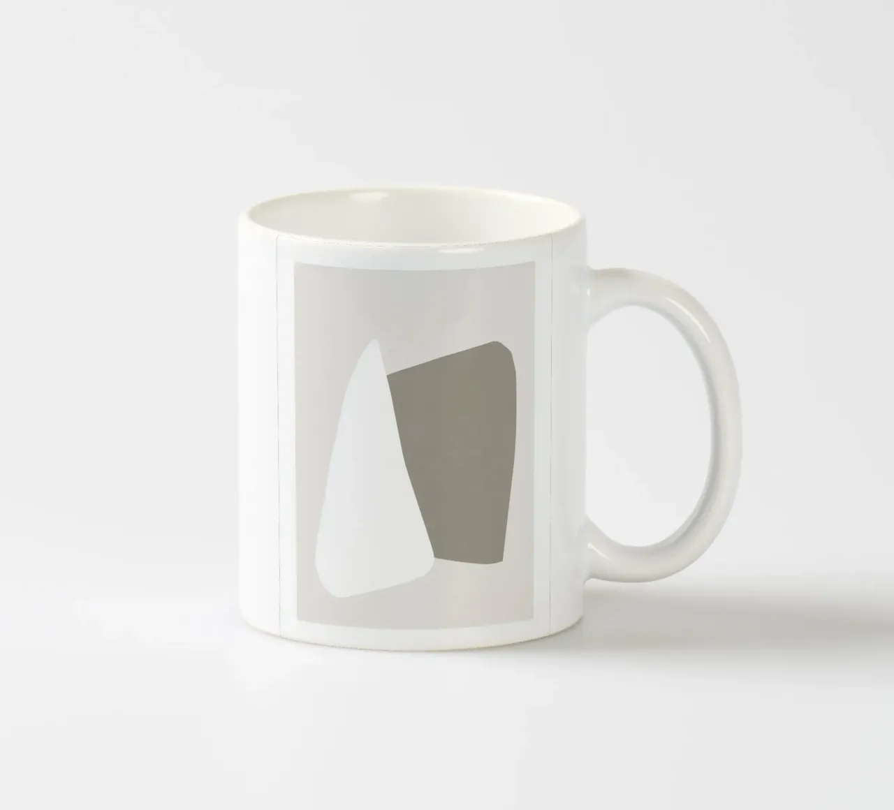 Soft Connection - Abstrakte Kunst in Erdfarben Keramik Tasse von Aralyn