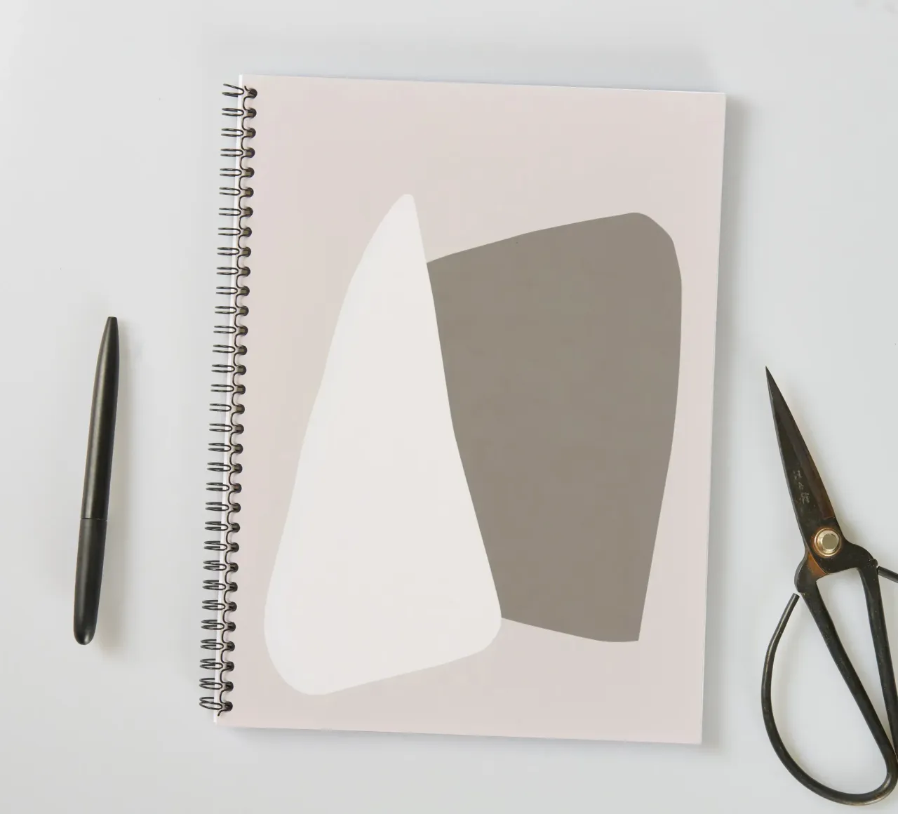 Soft Connection - Abstrakte Kunst in Erdfarben Ringbuch von Aralyn