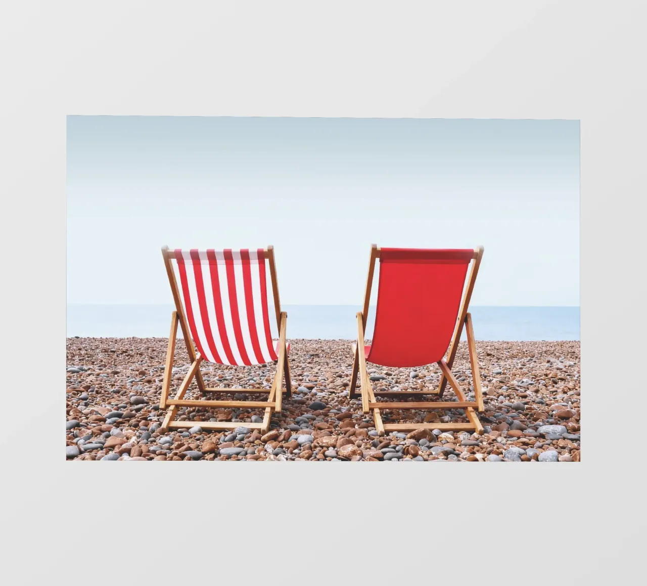 Seaside Deck Chairs pellicola backlit da Attaboy Dsgn