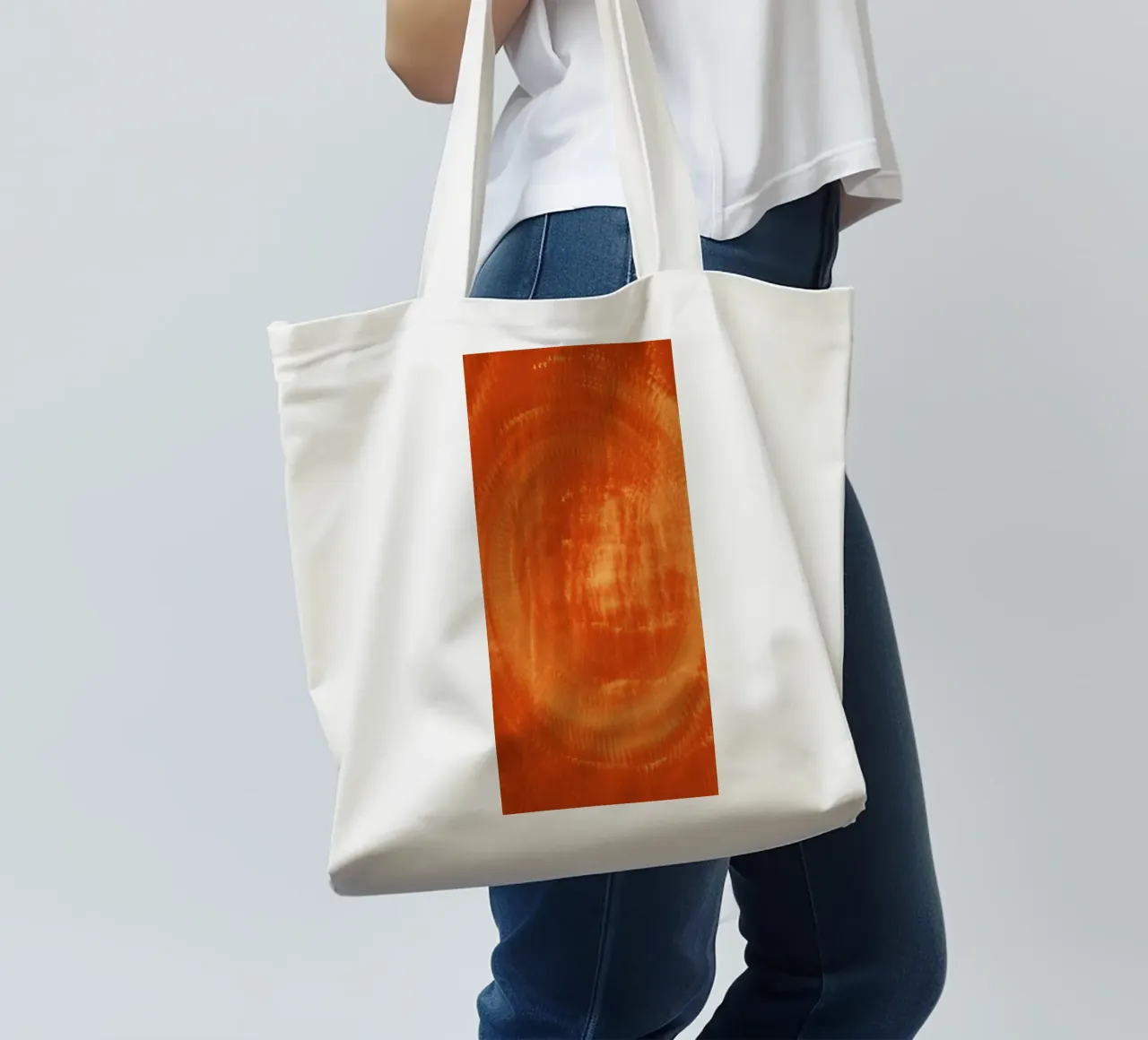 Abstraktes dynamisches Muster in orange und rot. Jutebeutel von Something for you