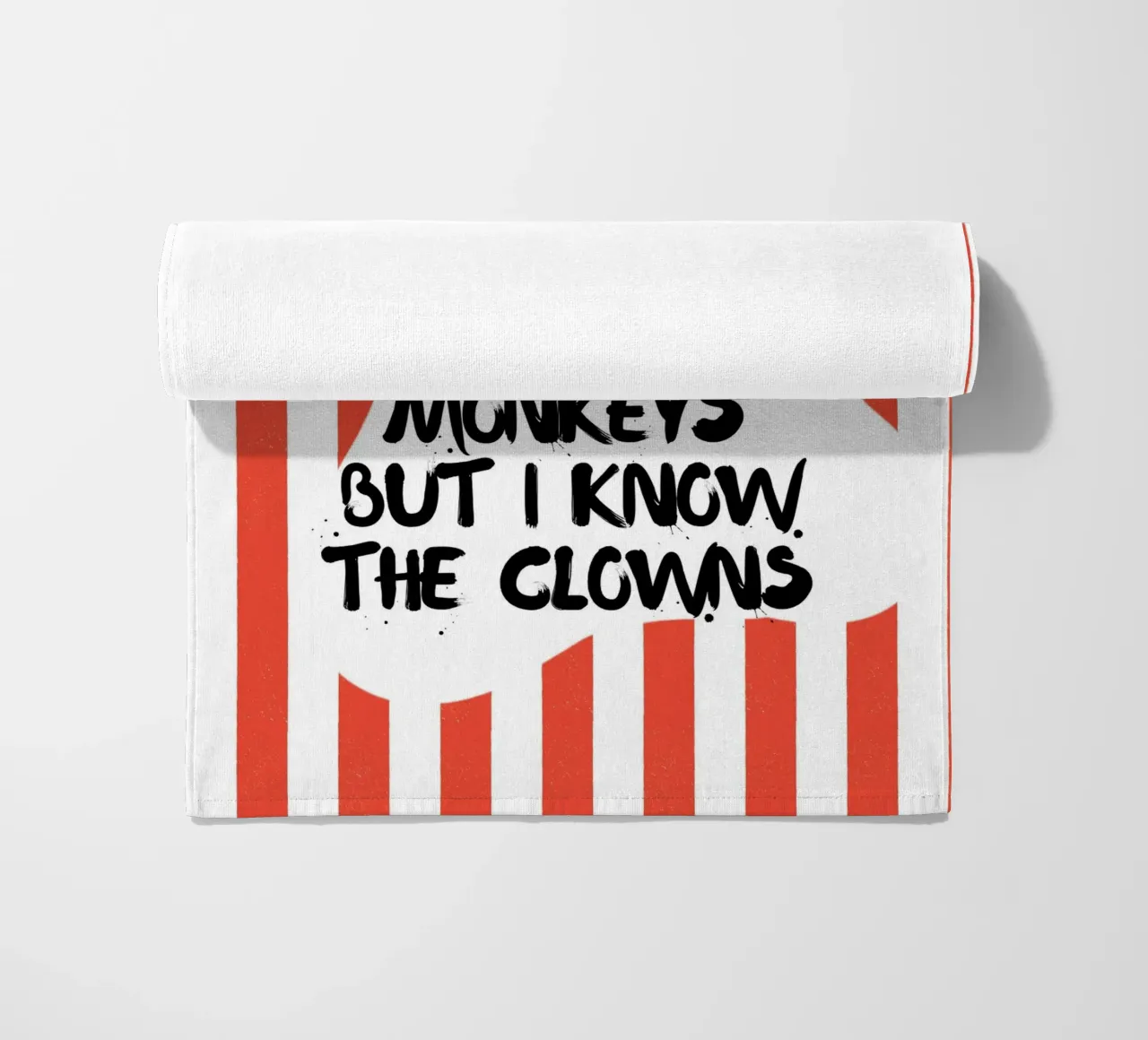 NON È IL MIO CIRCO, NON SONO LE MIE SCIMMIE, MA CONOSCO I PAGLIACCI. telo mare da ArtDesign by KBK