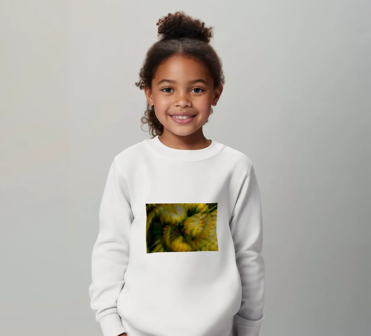 Motif dynamique abstrait en jaune, vert et blanc. sweat enfant de Something for you