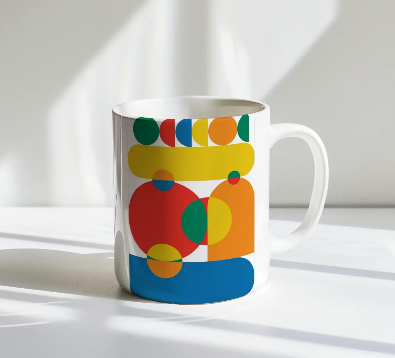 Sovrapposizione Bauhaus in grassetto tazza in ceramica da Family Bauhaus Art