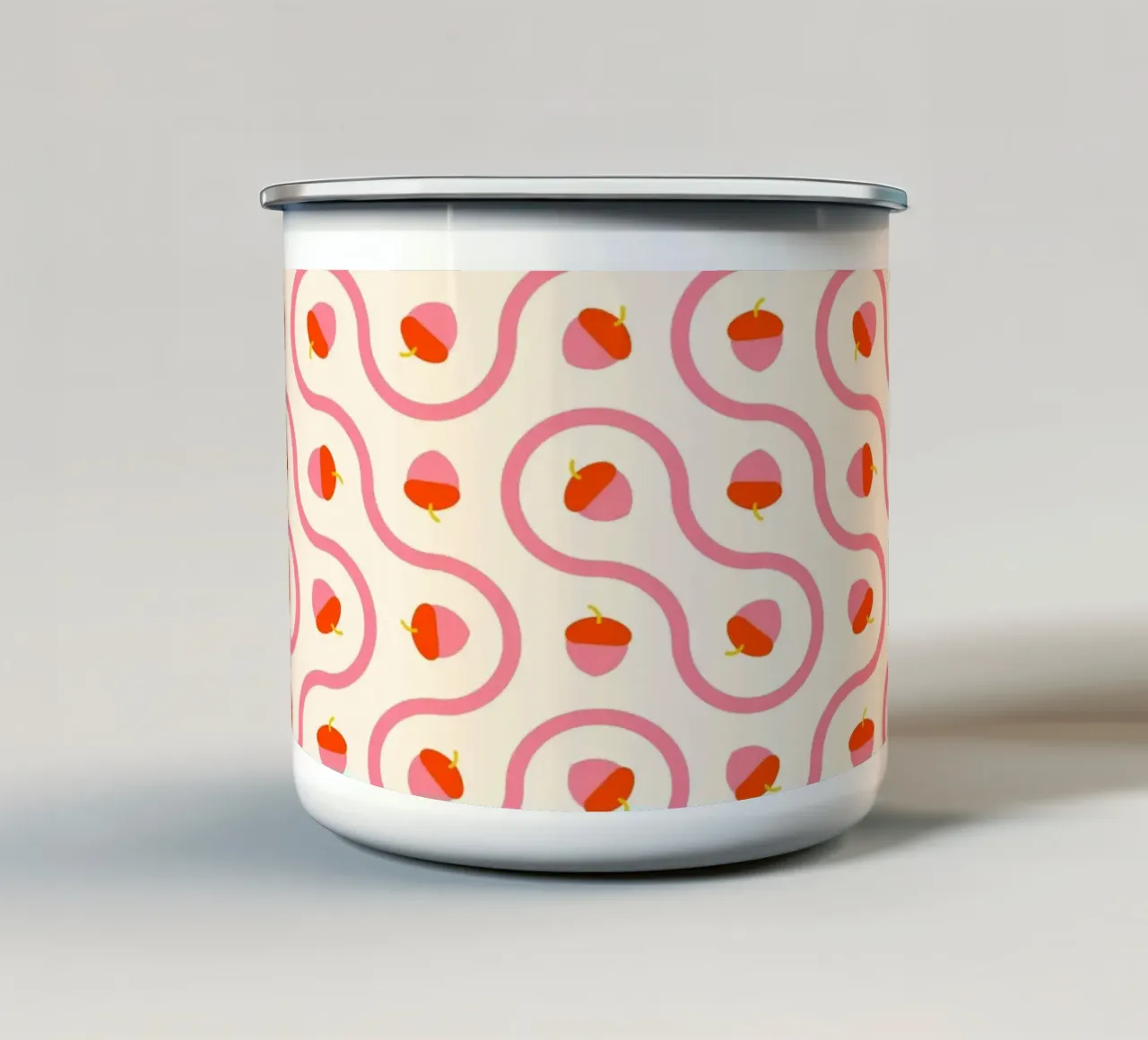 Ghiande rosa e rosse con linee ondulate su crema chiaro tazza in smalto da CoelfenArt