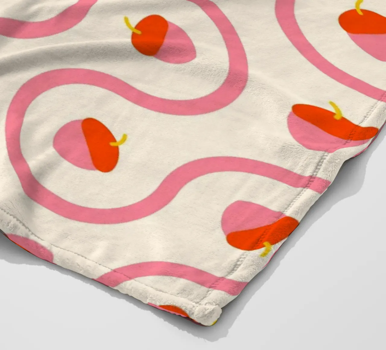 Ghiande rosa e rosse con linee ondulate su crema chiaro coperta in pile da CoelfenArt