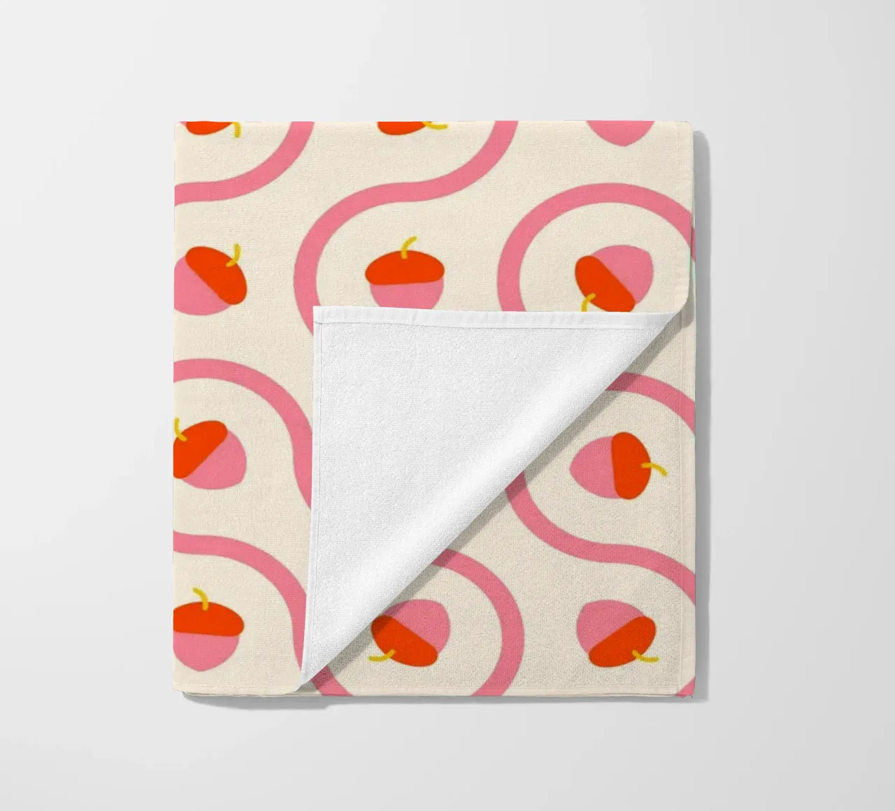 Ghiande rosa e rosse con linee ondulate su crema chiaro telo mare da CoelfenArt