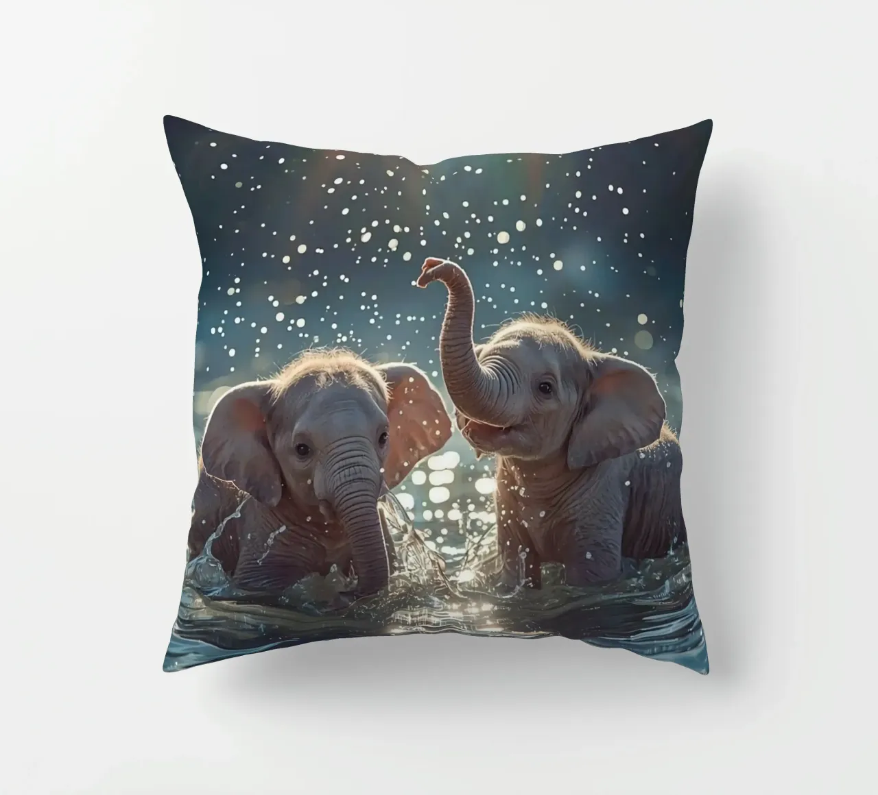 Due cuccioli di elefante che giocano in acqua cuscino da DesignDoodle