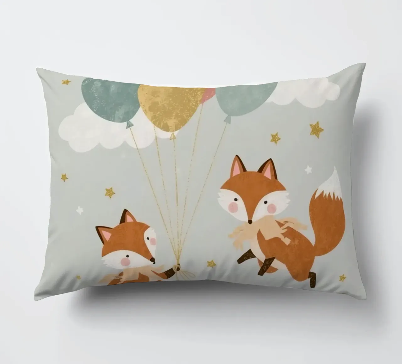 Due simpatiche volpi che giocano con i palloncini nel cielo cuscino da DesignDoodle