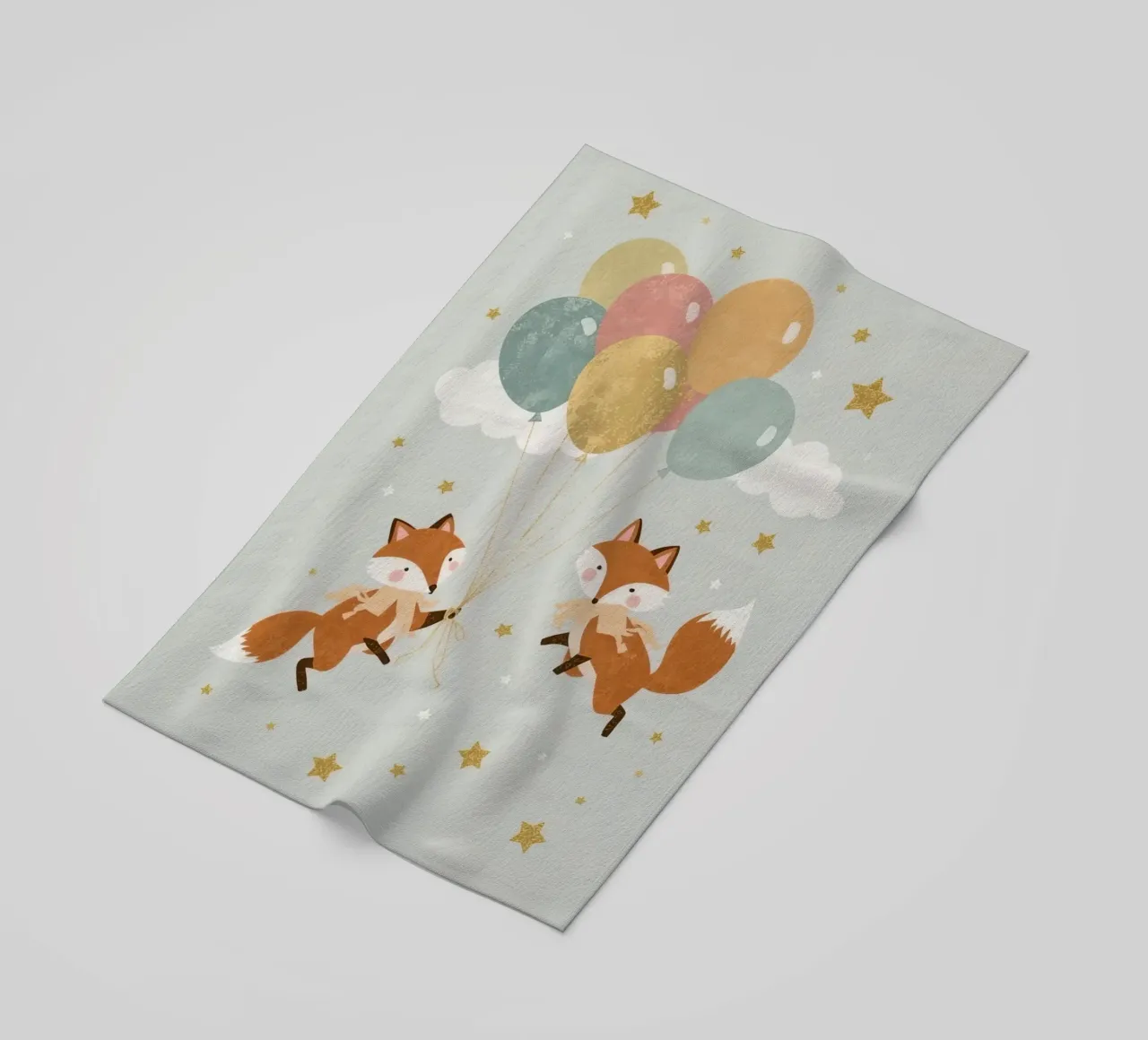 Due simpatiche volpi che giocano con i palloncini nel cielo telo mare da DesignDoodle