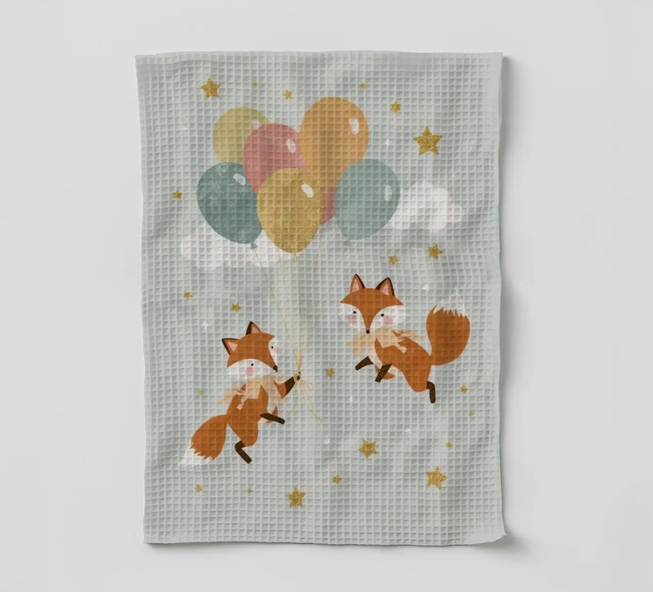 Due simpatiche volpi che giocano con i palloncini nel cielo canovaccio da cucina da DesignDoodle