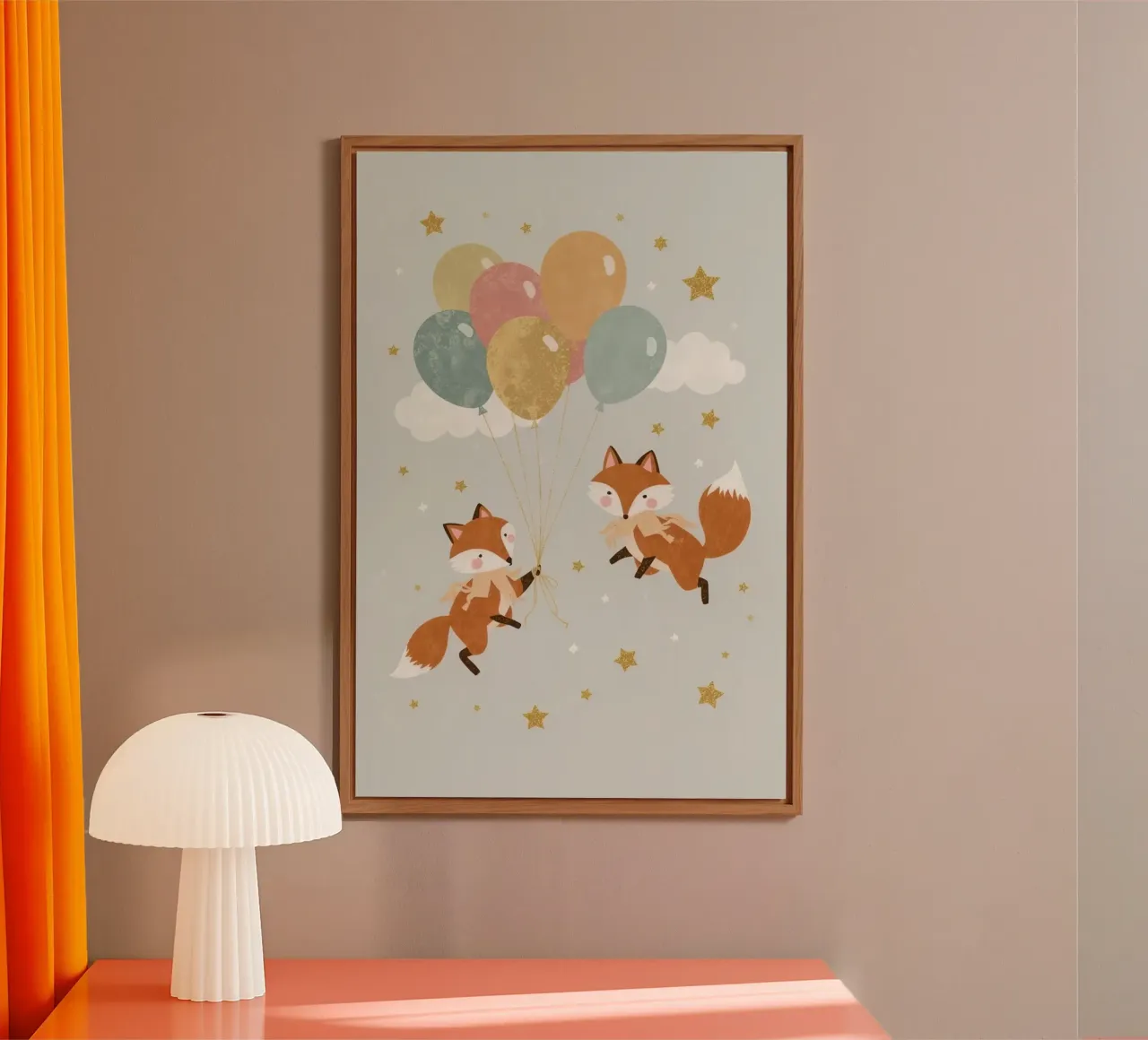 Due simpatiche volpi che giocano con i palloncini nel cielo alluminio dibond da DesignDoodle