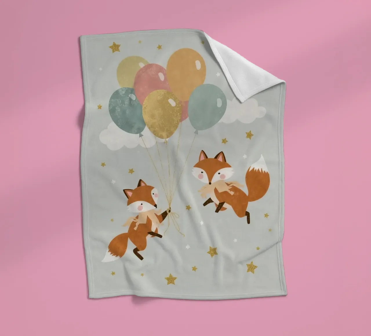 Due simpatiche volpi che giocano con i palloncini nel cielo coperta in pile da DesignDoodle