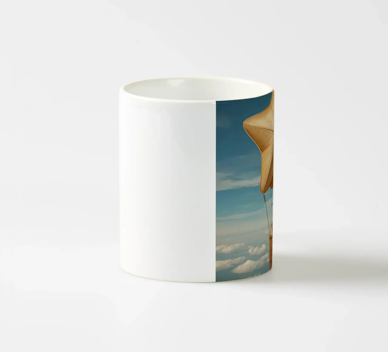 Due cuccioli in un cesto di palloncini a forma di stella tazza in ceramica da DesignDoodle