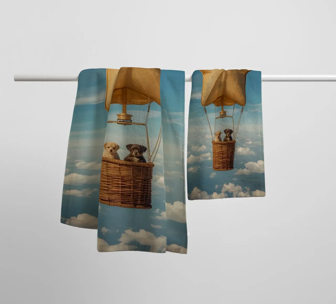Due cuccioli in un cesto di palloncini a forma di stella asciugamano da bagno da DesignDoodle