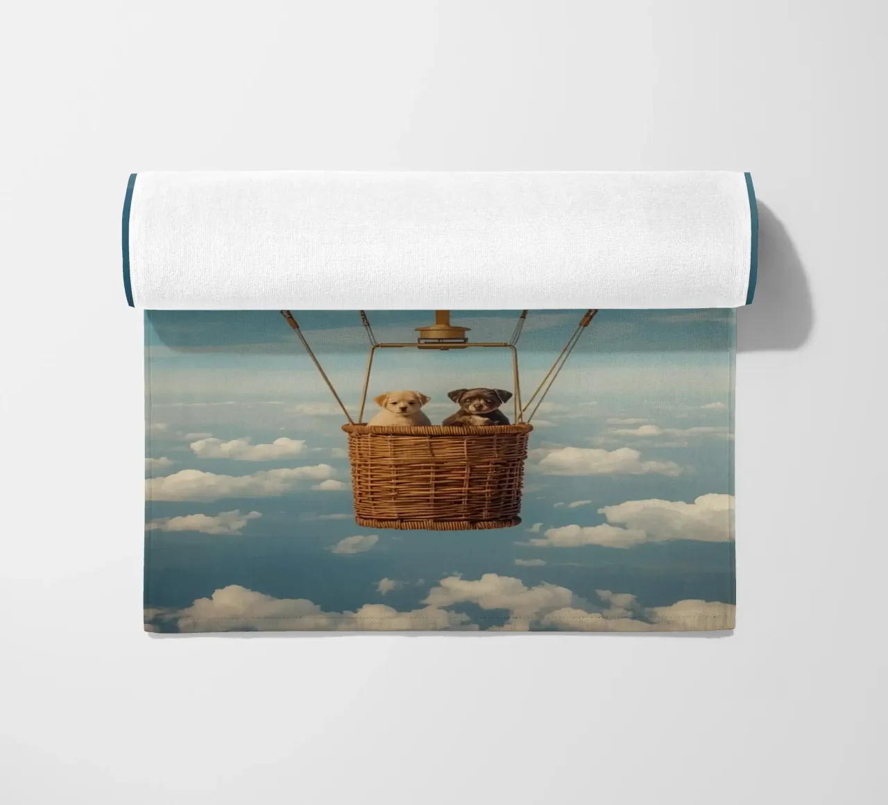 Due cuccioli in un cesto di palloncini a forma di stella telo mare da DesignDoodle