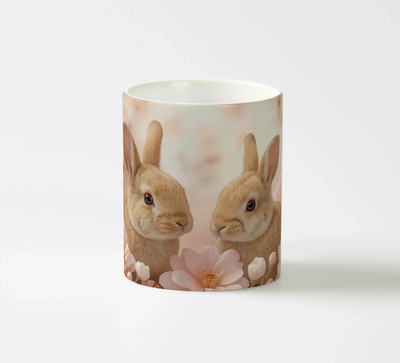 Carino Due conigli in fiori rosa tazza in ceramica da DesignDoodle